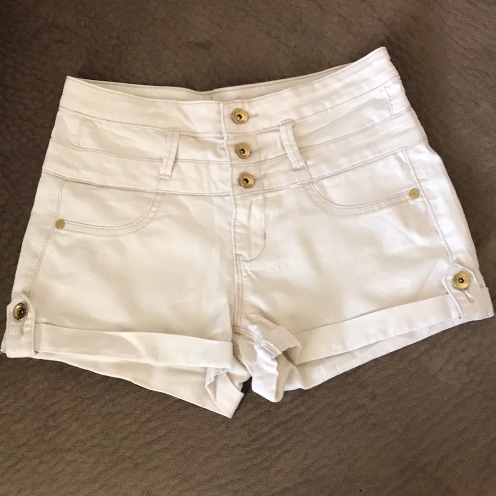 REFUGE ~ High waisted Khaki shorts
